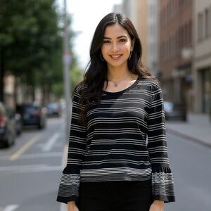 Roz & Ali, Women’s Black & White Horizontal Striped, Bell Sleeve Top. Large. NWT